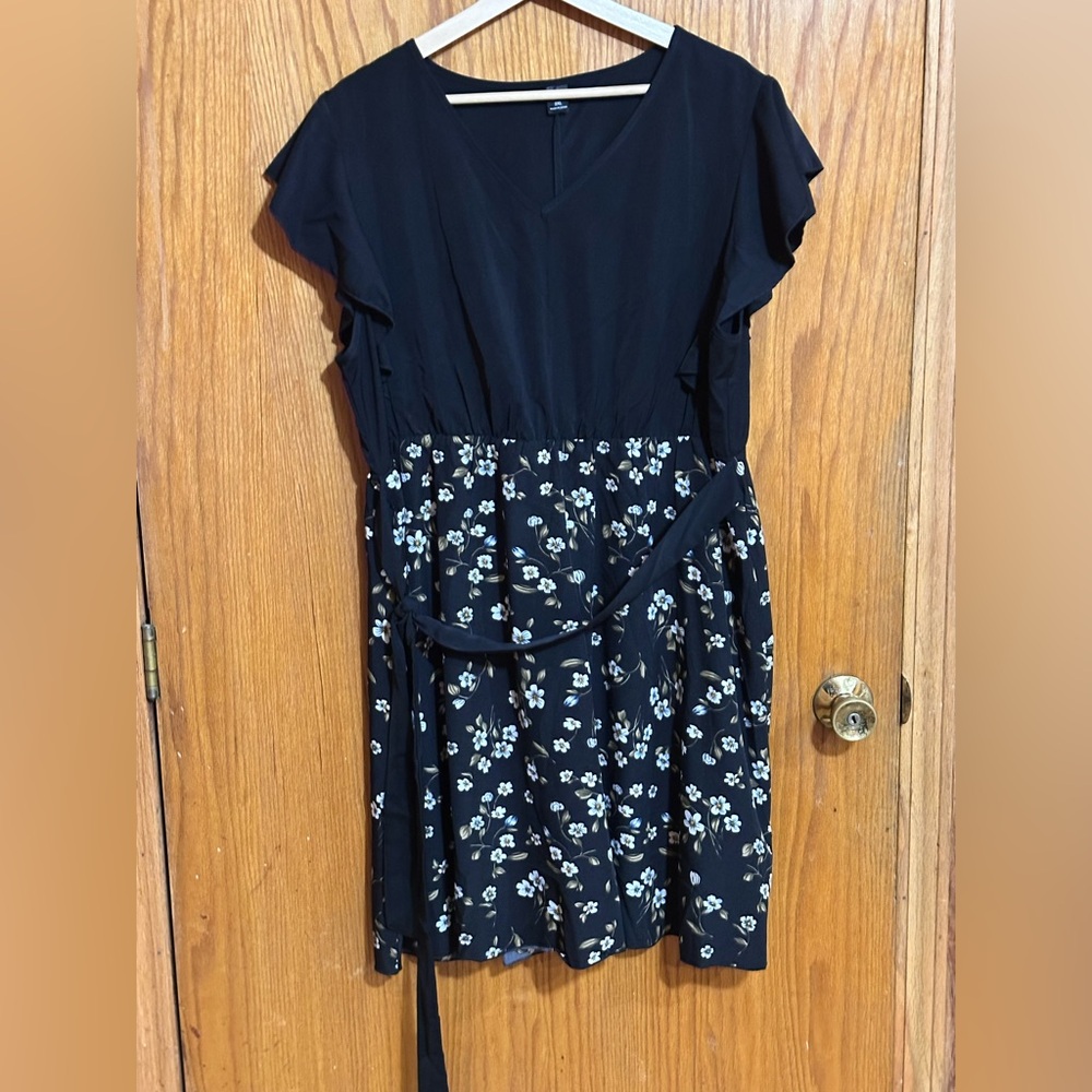 SHEIN‎ Floral V-Neck Belted Dress women’s 2XL flutter sleeve